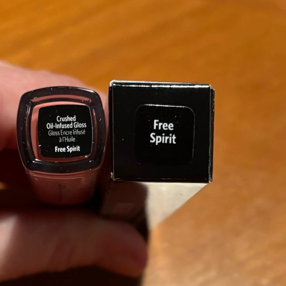 Bobbi Brown Crushed Oil-Infused Gloss Free Spirit